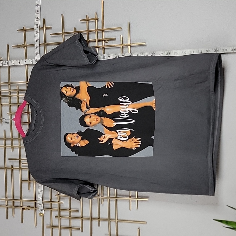 En Vogue shirt size Small